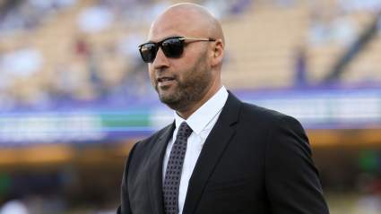 Derek Jeter Sounds Off With 2-Word Message to Yankees