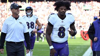 Lamar Jackson Reacts to Ravens Dropping Passes vs. Browns