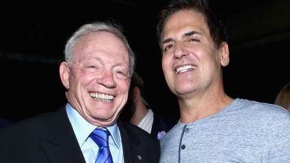 Hot Mic Catches Mark Cuban’s Sad Message on Cowboys Jerry Jones