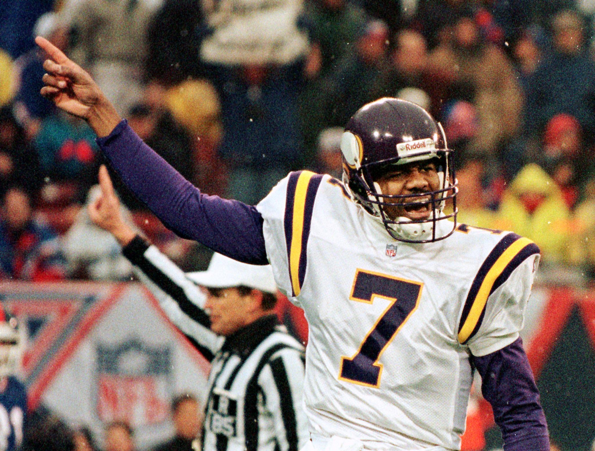 Minnesota Vikings Quarterbacks Of The Past