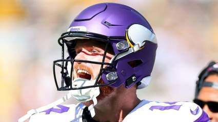 Vikings’ Aaron Jones Has 5-Word Reaction to Darnold’s Sideline Outburst
