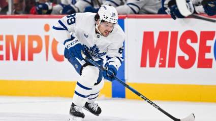 Insider Links Maple Leafs Disgruntled Forward to Western Conference Team