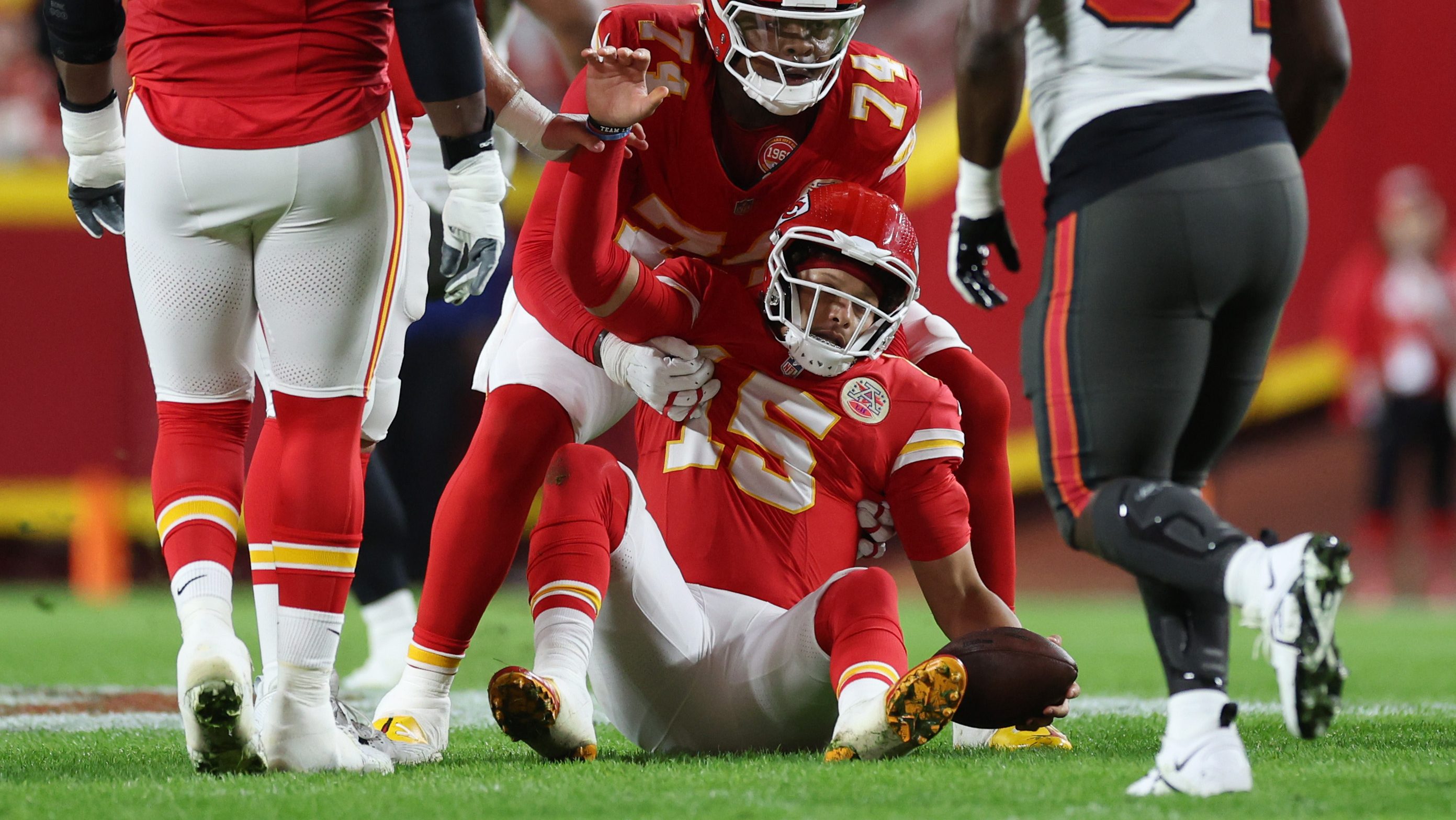 Chiefs QB Patrick Mahomes Breaks Silence on Ankle Injury vs Buccaneers