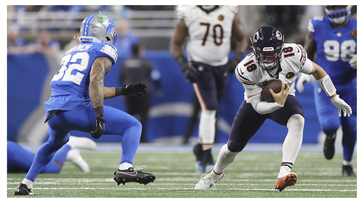 Mike Phillips Saxophone Video At NFL Game Goes Viral Bears Lions 
