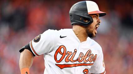Insider Expects Yankees to Sign Slugger From Rival