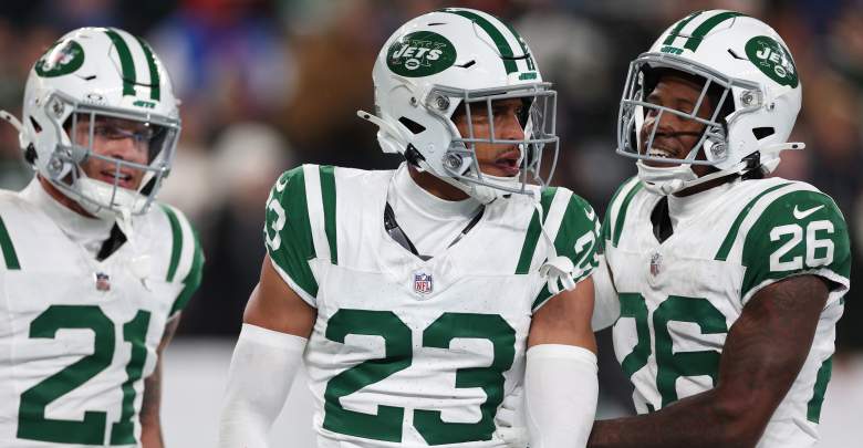 Former San Francisco 49ers and current New York Jets CB Isaiah Oliver