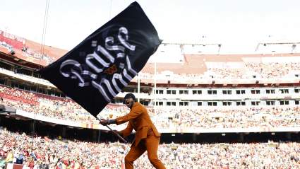 Robert Griffin III Reacts to Jayden Daniels Breaking His Commanders Record