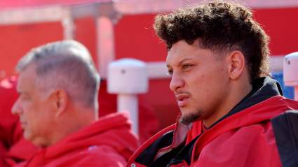 Chiefs QB Patrick Mahomes Issued Stern Warning from Texans Defender