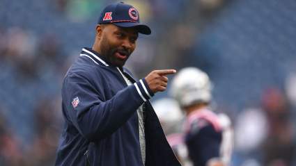 Jerod Mayo Fails to Explain Key Patriots Switch vs. Chargers