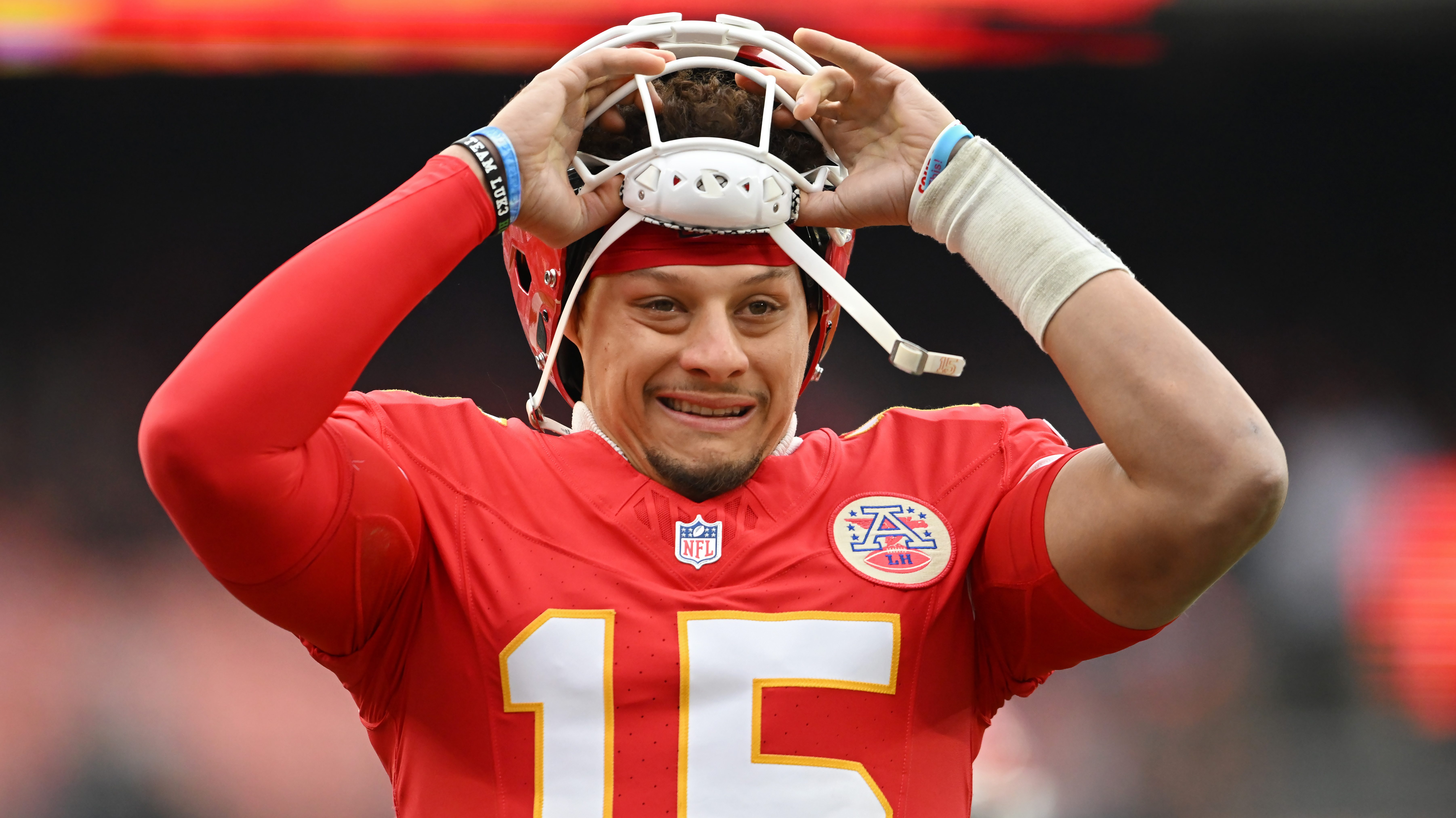 Chiefs QB Patrick Mahomes Issued Warning from Texans Defender