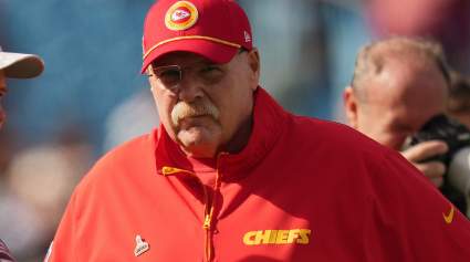 Chiefs Secure 2 Signings as They Await Playoff Opponent: Report