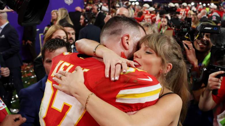 Travis Kelce of the Kansas City Chiefs and his girlfriend Taylor Swift