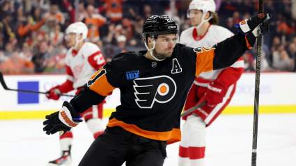 Trade Pitch Sees Maple Leafs Acquiring Forward, Star Defenseman in Blockbuster