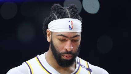 Doctor Outlines Lakers Star Anthony Davis’ Recovery Timeline