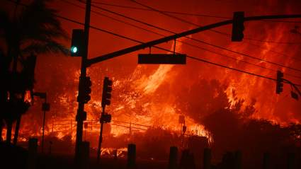 LeBron James Sends Heartfelt 6-Word Message to L.A. During Horrific Wildfires