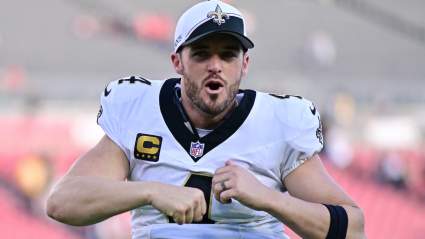 Saints Predicted to Trade For $4.2 Million Patriots QB as Derek Carr Replacement