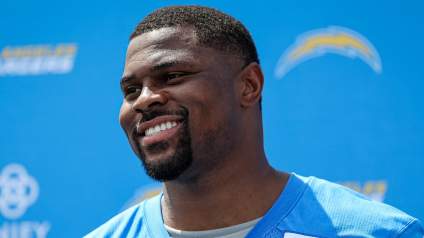 Bears Insider Adds New Info on Potential Khalil Mack Reunion