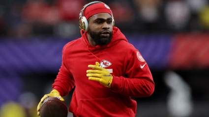 Former Chiefs First-Round Pick Inks Deal to Remain in NFC: Report