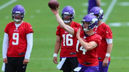 Vikings Predicted to Make Baffling Move With Sam Darnold This Offseason