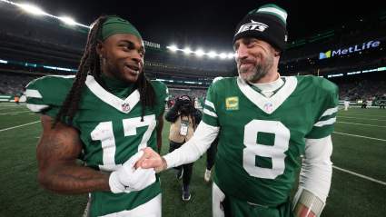 Aaron Rodgers Sends 2-Word Message to Jets About Retirement