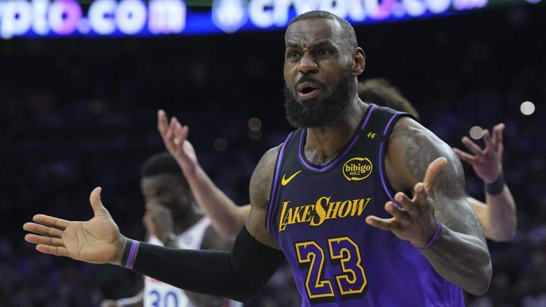 LeBron James Blasts Insider Over 'Accurate' Report on Anthony Davis Trade