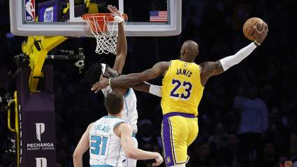 Lakers Star LeBron James’ Cold Message to Mark Williams After Epic Dunk Post-Rescinded Trade