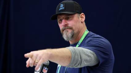 Dan Campbell Had 3-Word Message for New Bears HC Ben Johnson