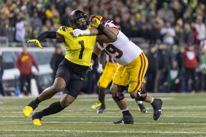 Defensive end Jordan Burch #1 of the Oregon Ducks.