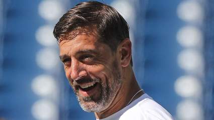 Jets Star Sends Strong Message Amid Aaron Rodgers-to-Vikings Rumors