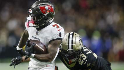 Buccaneers’ 1,500 Yard RB Called ‘Carbon Copy’ of $75 Million NFC South Rival