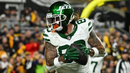 Jets Receive Brutal News on Tyler Conklin Amid Free Agency Action