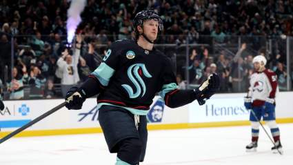 Trade Pitch Has Rangers Acquiring $25 Million Star in Offseason Blockbuster