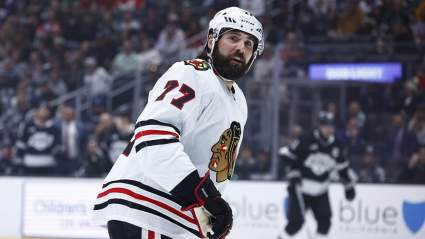 Blackhawks Fan-Favorite Forward Shockingly Announces Retirement
