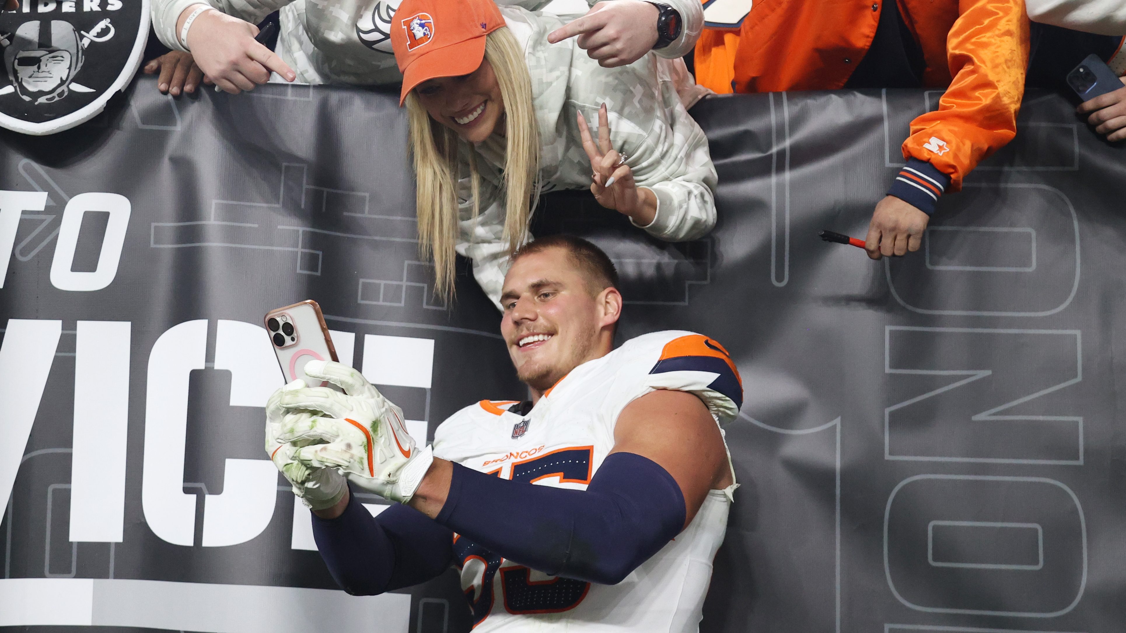 Broncos Lose Cody Barton To FA Deal With Tennessee Titans