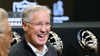 Raiders Predicted to Pair Highly Touted Rookie With Legendary QB in 2025