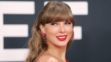 Taylor Swift Receives Historic News to Start the Week