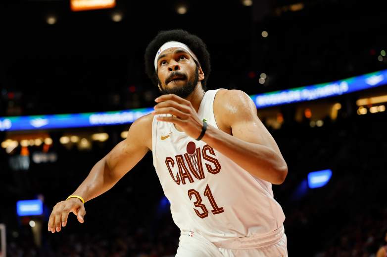 Jarrett Allen #31 of the Cleveland Cavaliers in action during the fourth quarter of the game against the Portland Trail Blazers at the Moda Center on March 25, 2025 in Portland, Oregon.