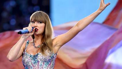 Taylor Swift Stuns With Historic Announcement
