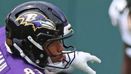 Raiders Sign Ex-Ravens TE Who Is Even Taller Than Darren Waller