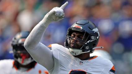 $54 Million Star Sends 1-Word Message as Broncos Meet With Champion