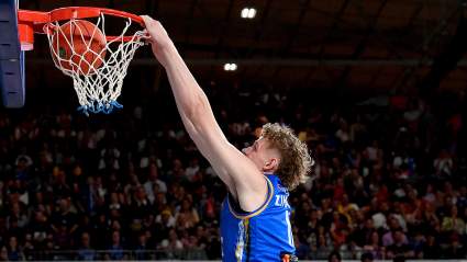 Lakers Predicted to Add 7-Foot-2 Center From Australia