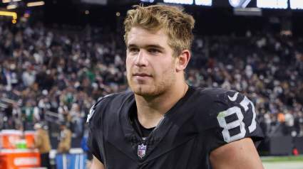 Eagles Trade Pitch Sends Raiders’ Former 2nd-Round TE to Philly to Replace Goedert