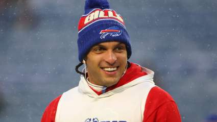 Patriots 31-Year-Old Signee Tabbed Roster ‘Lock’ Over Young WRs
