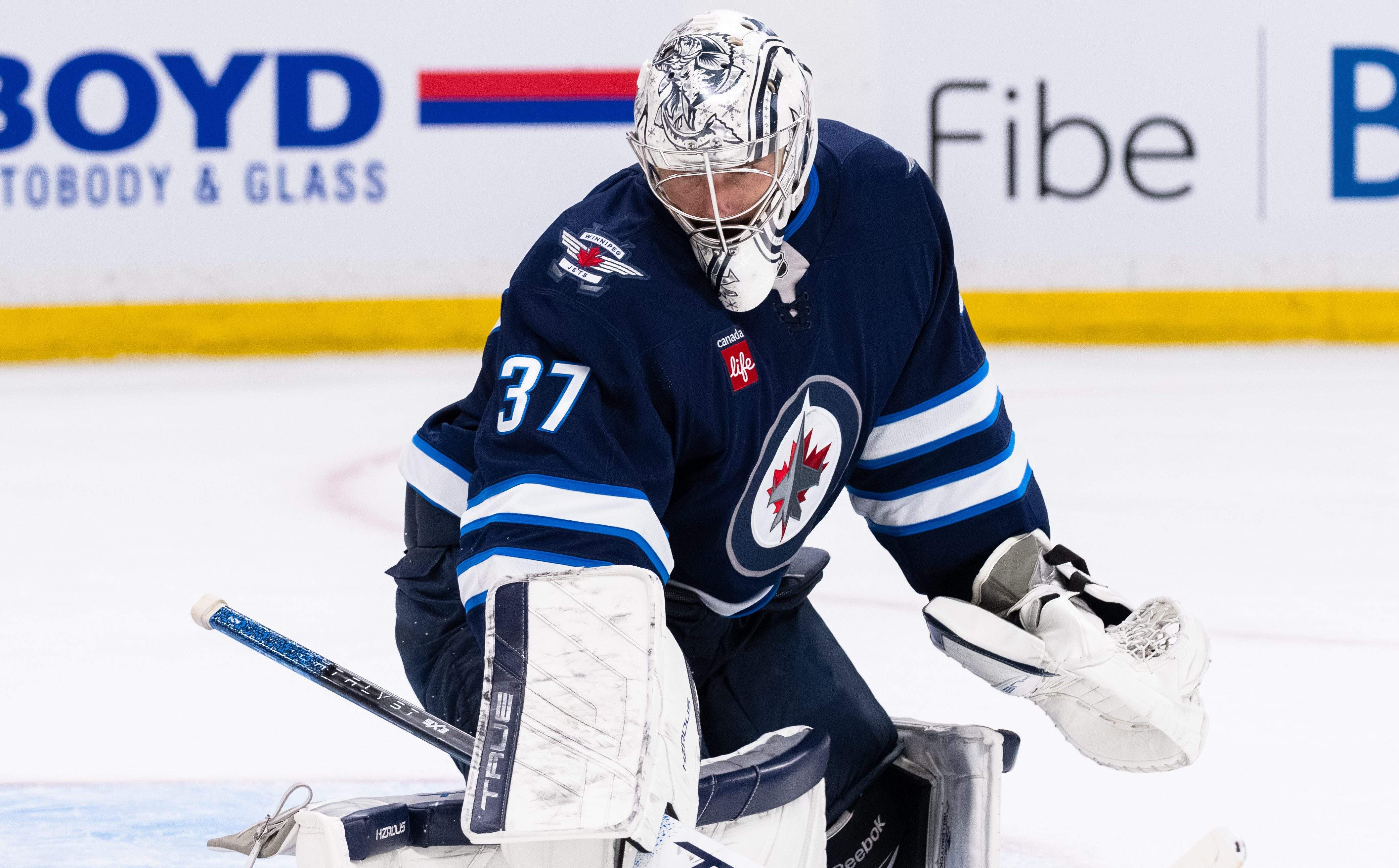 Jets Players Reveal True Feelings On Connor Hellebuyck’s Trade Request