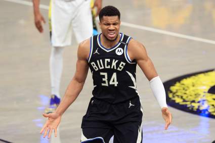 Dwight Howard Sends 3-Word Message to Giannis Antetokounmpo