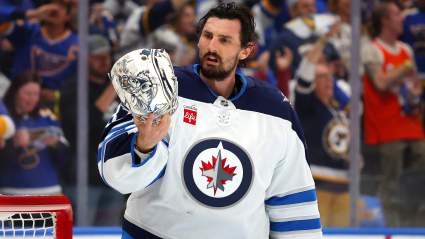 Jets Send Strong Message to Connor Hellebuyck After Tough Loss