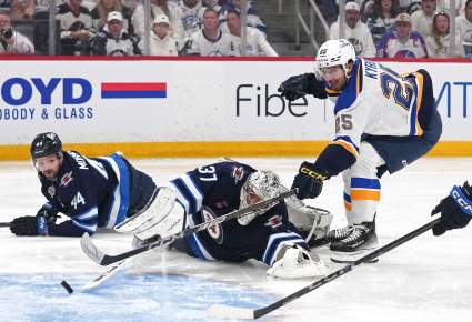 Jets goalie Hellebuyck returns to form after shake Game 7 start vs Blues