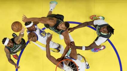 Lakers Favored to Steal Top Timberwolves Free Agent