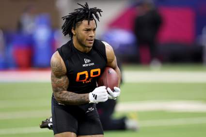 Chargers Sign First Round Pick to Rookie Deal