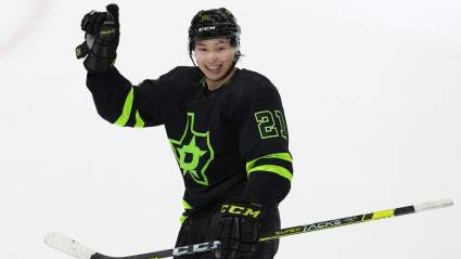 Trade Pitch Sees Rangers Acquiring $31M Star in 5-Player Blockbuster